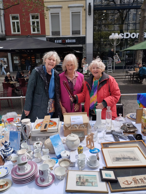 Flohmarkt Gruppenbild klein
